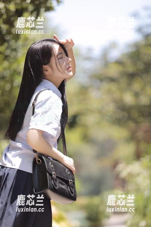 美媛馆 - 栗子Riz分享她的创作灵感,探索多彩套装作品背后的写真魅力.txt - 鹿芯兰
