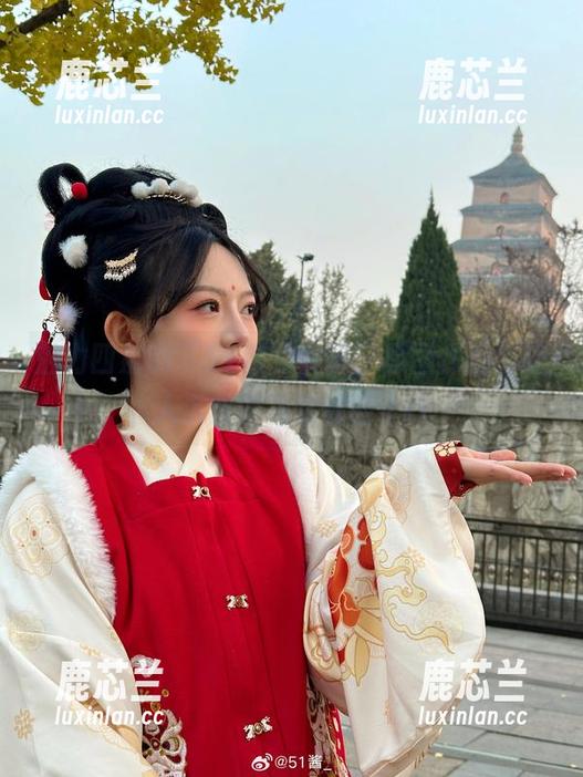 魅力四射的“51酱兔女郎”原图作品，让人沉醉的视觉体验.txt