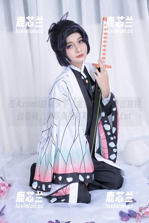 Azami 在Azami的镜头下,金莲旗袍散发出独特的韵味,尽享美图与写真盛宴!.txt