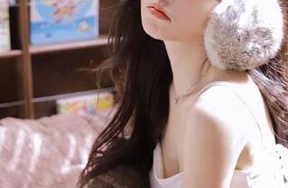 享受Bambi(밤비)的私拍图集，Sonico小背心下的别样精彩瞬间.txt