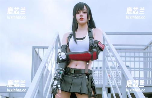 Byoru空姐写真全新图包，优雅与性感兼具，尽显自信与风韵的完美结合.txt