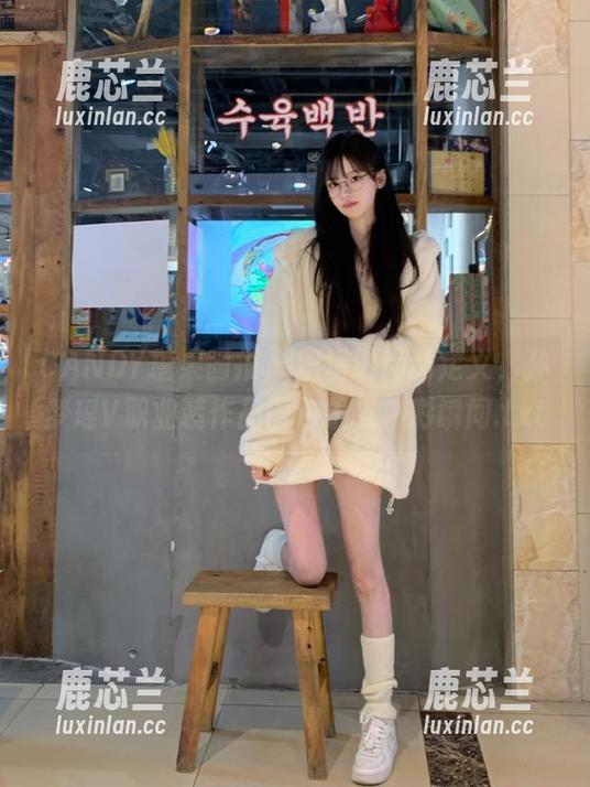CANDY糖果画报 - 职场时尚新定义，孙梦瑶V职业装作品图包拍摄精彩瞬间.txt