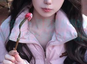 DKGirl御女郎 - 精选潘琳琳ber美脚图包，领略她足部之美的优雅瞬间！.txt