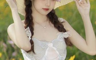 Feilin嗲囡囡 - 在K8傲娇萌萌Vivian宛如梦幻般的裸足写真资源中，体味深藏的甜蜜与悸动！.txt