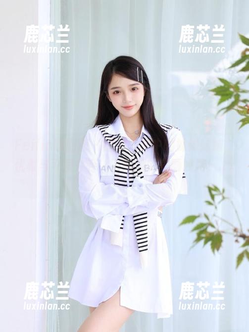 Feilin嗲囡囡 - 睡衣写真中的姝姝妹妹，优雅与可爱并存，下载她的美丽瞬间！.txt