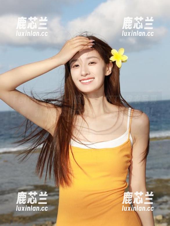 Feilin嗲囡囡 - 施忆佳KITTY皮衣写真合集，新一季时尚大片，照片打破常规！.txt