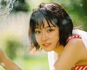 GIRLT果团网 - 发现周于希的黑白世界：极简图片中的丰富内涵与细节.txt