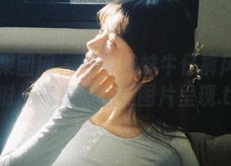 GIRLT果团网 - 萌神妹妹牛仔裤风采合集：时尚气息的精美图片呈现.txt