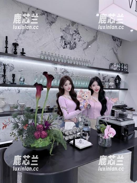 GIRLT果团网 - 无圣光下的酸酱兔，吊带写真展现极致优雅与美图风尚.txt