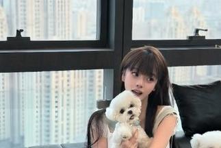 GIRLT果团网 - 最新发布！陈迪娅天台写真图册，感受都市生活的灵动美感.txt