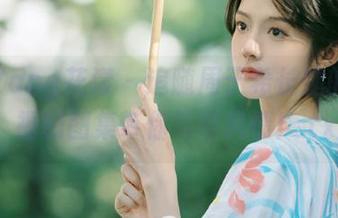 HuaYang花漾 - 追随周于希长腿的脚步，福利图集带你领略风情！.txt