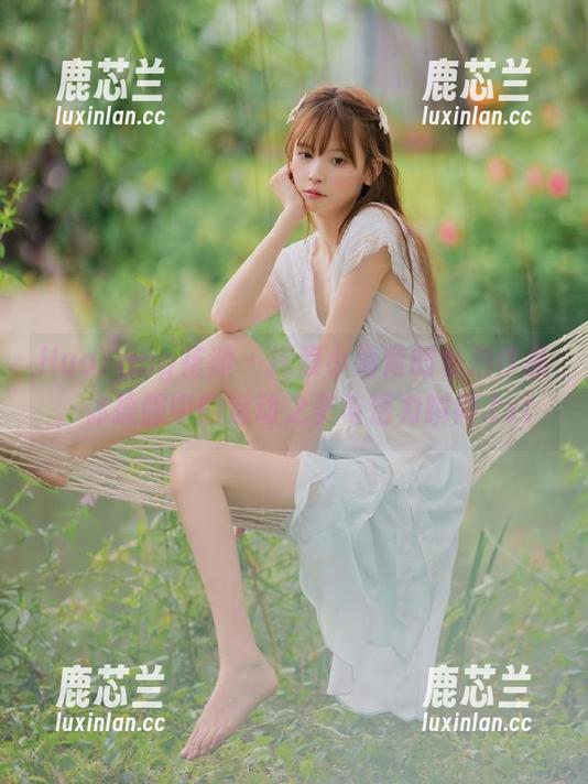 HuaYang花漾 - 探索小海臀的私拍作品，体操服中的运动之美与活力瞬间.txt