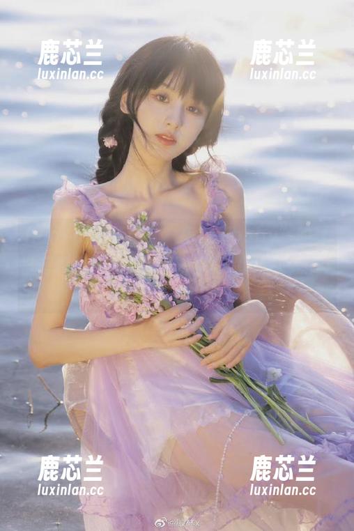 HuaYang花漾 - “萌汉药baby”的夏日写真图片，带你领略盛夏的靓丽风景.txt