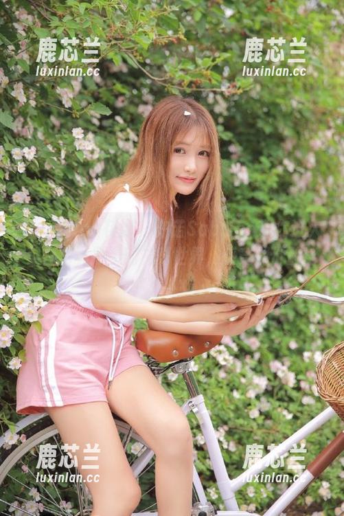 HuaYang花漾-许诺Sabrina HuaYang花漾 - 许诺Sabrina带你进入黑白写真原图的神秘世界,感受那份静谧!.txt