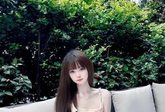 HuaYang花漾 - 吐槽黄乐然的花嫁美图：这么美的资源，居然不是每个人都能拥有！.txt