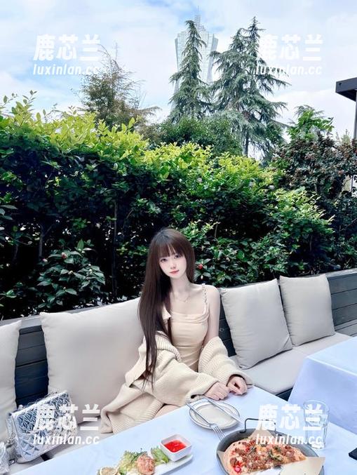 HuaYang花漾 - 吐槽黄乐然的花嫁美图：这么美的资源，居然不是每个人都能拥有！.txt