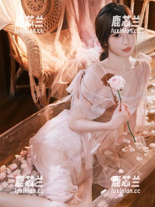 IMiss爱蜜社 - 辉煌与温暖：莉娜lena厨娘写真套图传递的美好.txt