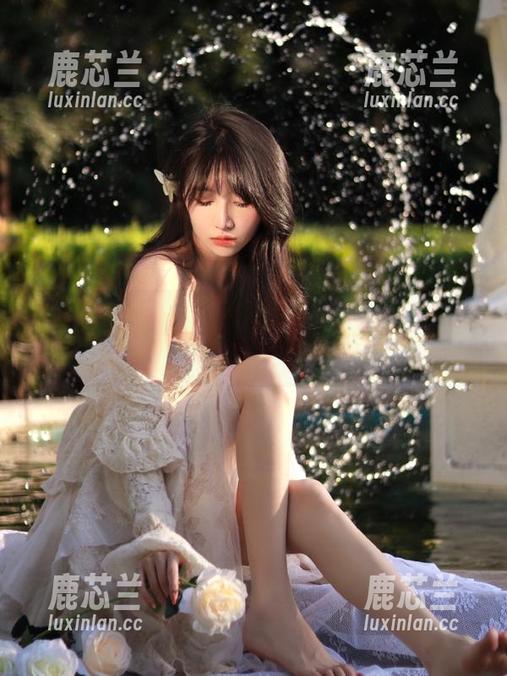 ISHOW爱秀-紫楠 ISHOW爱秀 - 紫楠的毛衣写真集,寻找属于你的温暖资源之旅!.txt