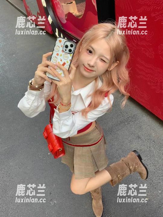 MFStar模范学院 - 穿越黑白时光的李可可：精美写真合集图片展览.txt
