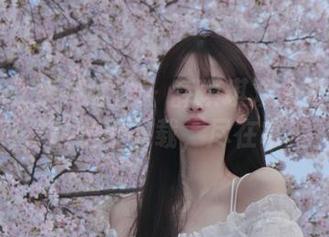 MFStar模范学院 - 薛琪琪双人写真图库，精彩作品随你下载，尽在掌握！.txt