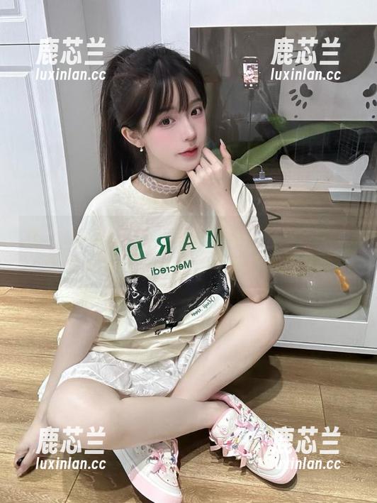 MiStar魅妍社 - 小热巴裸足图包分享，展现足部之美与自然灵动的结合.txt