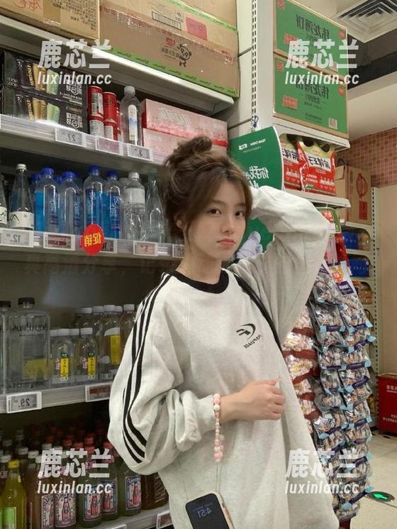 MiiTao蜜桃社 - 王婉悠Queen体操服写真高清分享，记录她动人心弦的运动瞬间.txt