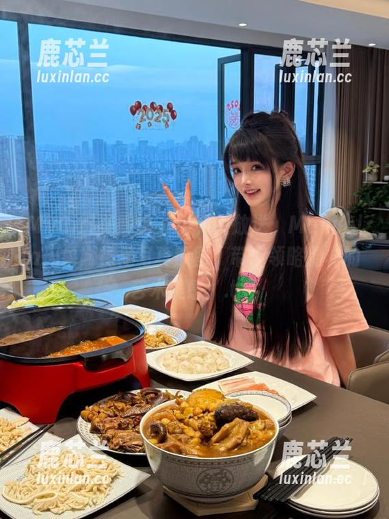 MyGirl美媛馆-Manuela玛鲁娜 MyGirl美媛馆 - 福利大放送:Manuela玛鲁娜裸足写真原图,带你领略别样的艺术美感!.txt