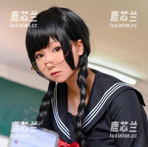 PAKI草莓酱携手白裙，写真原图下载，让你的视觉体验更丰富.txt