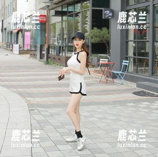 SHENSHI绅士 - 跟随哈哈天使的摄影旅程，感受原图的灵动与图包的丰富多彩！.txt