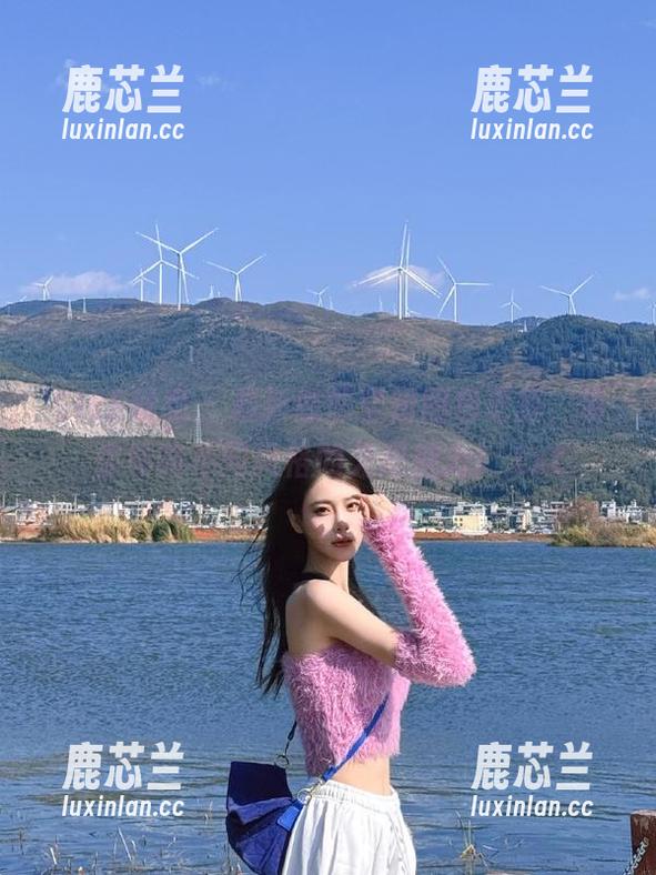 SIEE丝意-悠悠 SIEE丝意 - 最新悠悠空姐图包更新,带你领略不同风格的无限魅力!.txt