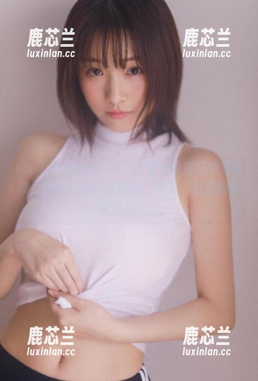 TouTiao头条女神 - 探索刘雨露婚纱写真集，独特风格尽在眼前，快来下载你的专属灵感.txt