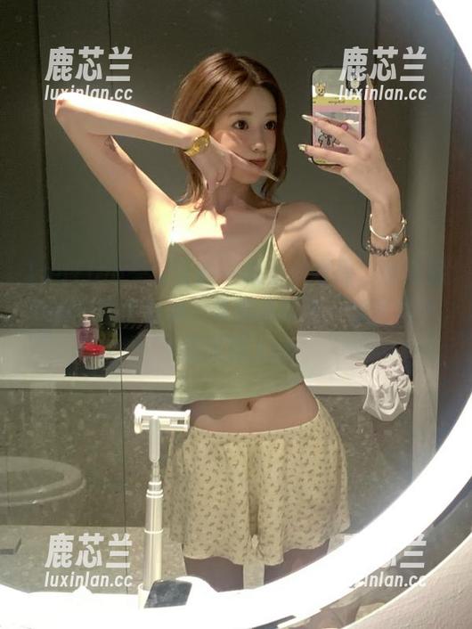TouTiao头条女神 - 温柔如春风，杨漫妮baby写真合集，认真品味每一组套图中的美丽.txt