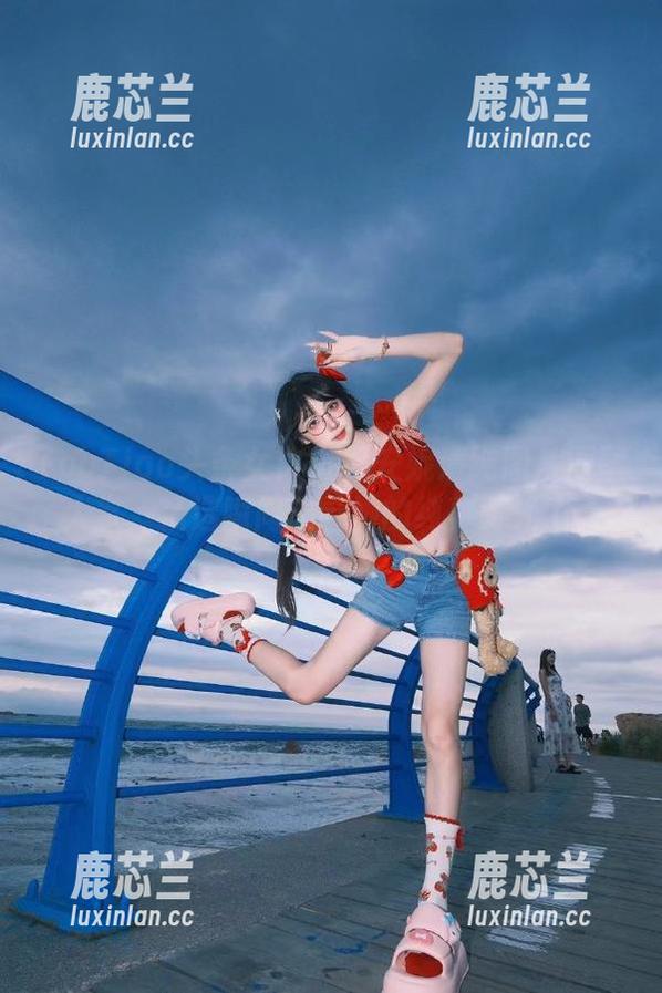 TouTiao头条女神 - 樊安妮清纯图片原图大赏，精选瞬间记录她的纯真时光.txt