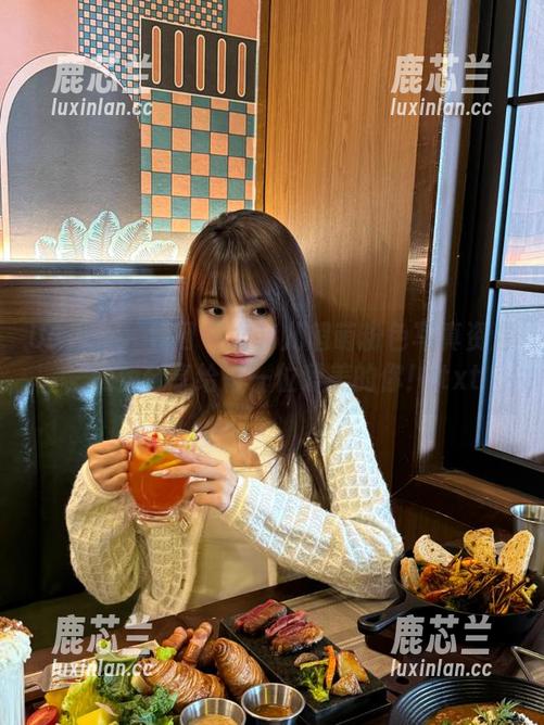 UGirls尤果网 - 尤菲儿超萌粉色写真资源，免费分享给每一位爱美的你！.txt