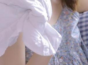 UGirls尤果网 - 记录夏日柔美瞬间，景思晴连衣裙写真图集分享.txt