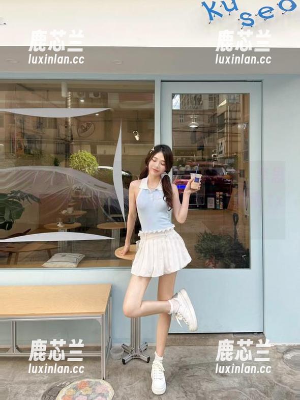 UGirls尤果网 - 在无圣光的氛围中，李思宁的皮衣写真让人沉醉，图片惹人探索.txt