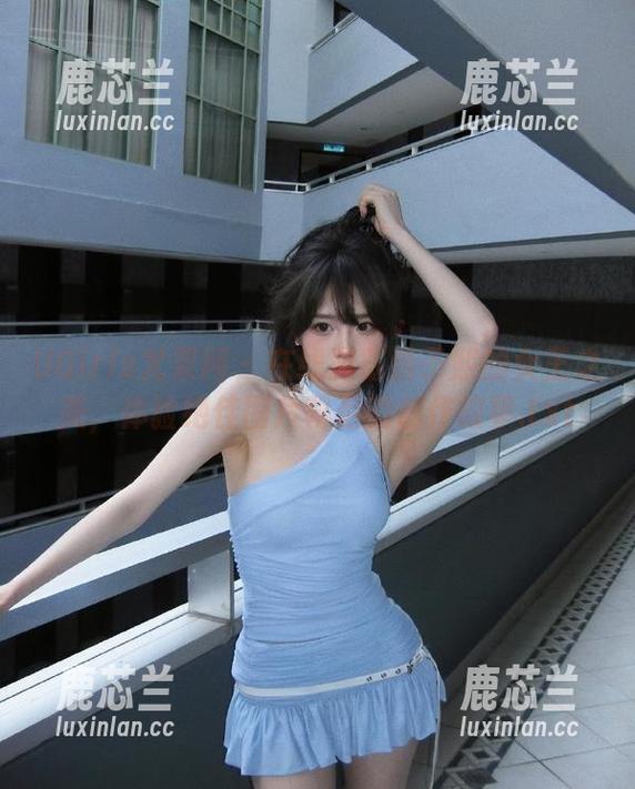 UGirls尤果网 - 在线浏览游子熙的女王之美，体验绝佳图片背后的创作故事.txt