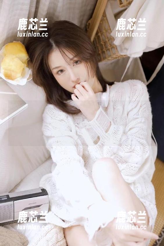UGirls尤果网 - 居家的王瑞儿，高清写真见证‘懒人时尚’的魅力，谁说不出门就不能美？.txt
