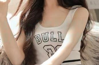 UGirls尤果网 - 王瑞儿红裙写真集：每张照片都诉说着独特故事.txt