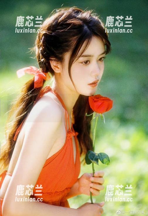 UGirls尤果网 - 白熙萌牛仔裤套图全新上线，免费获取她的写真美图！.txt