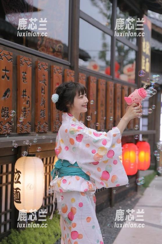 UGirls尤果网 - 蒋贝贝双马尾高清写真集，为你呈现无限活力与个性.txt
