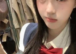 XIAOYU语画界 - 徐莉芝与高跟鞋的完美搭配，免费美图让你感受时尚的力量！.txt