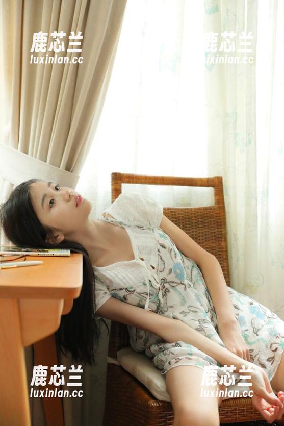 XINGYAN星颜社 - 眼镜中的艺术：张灵儿图集资源，带你领略风格之美！.txt