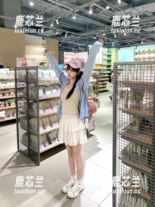 Xiuren秀人网 - Angela小热巴校服主题写真集：独家原图与最新套图抢先看！.txt