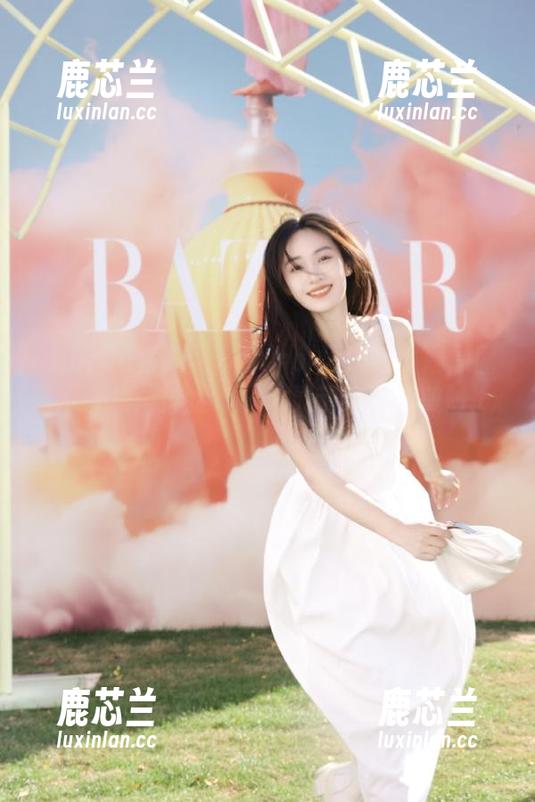 Xiuren秀人网 - Carol周妍希瑜伽原图艺术合集：捕捉每一个灵动瞬间的美妙.txt
