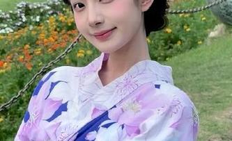 Xiuren秀人网 - Yomi悠蜜温柔的高清写真套图，展现出她婉约动人的无限风情.txt