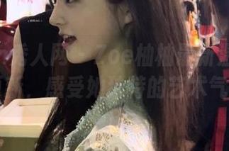 Xiuren秀人网 - Zoe柚柚最新温柔写真原图更新,感受她独特的艺术气息.txt