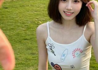 Xiuren秀人网 - 清纯的邂逅:e宝小野猫写真图片带你走进一个纯净无暇的梦境.txt