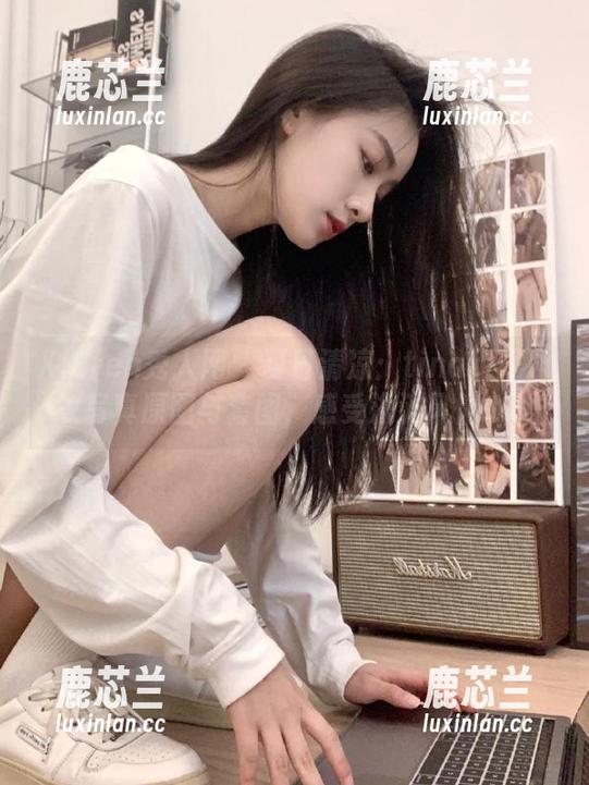 Xiuren秀人网 - 夏日清凉：tina甜仔泳衣写真原图与套图，感受海滩风情.txt