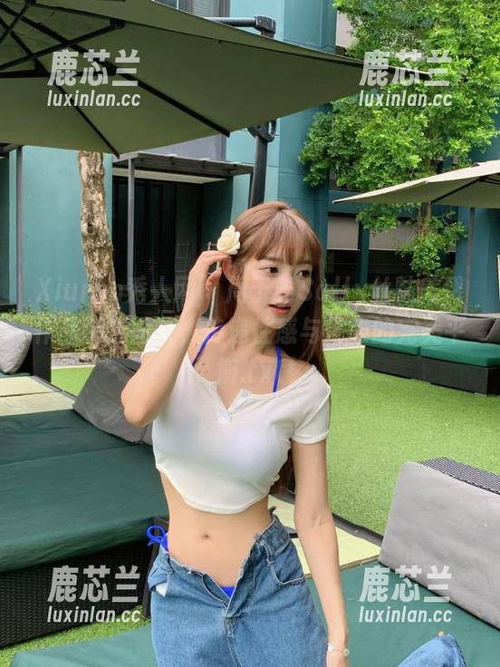 Xiuren秀人网 - 周于希Sally丝袜美臀作品精选图片，传递性感与优雅的完美平衡.txt